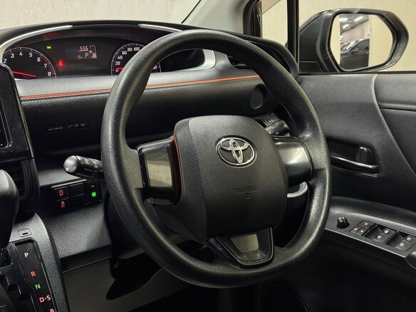 2018 Toyota Sienta II, чёрный, 1390000 рублей - вид 10