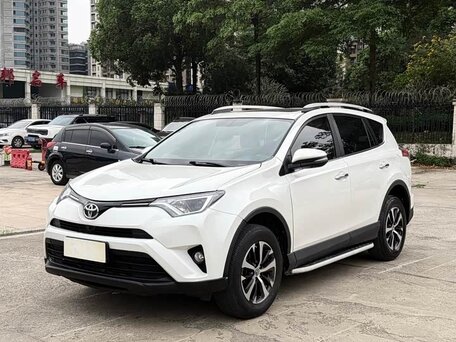 Toyota RAV4 IV (XA40) Рестайлинг