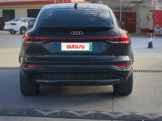 2025 Audi Q6 Sportback e-tron, чёрный, 7800000 рублей, вид 5
