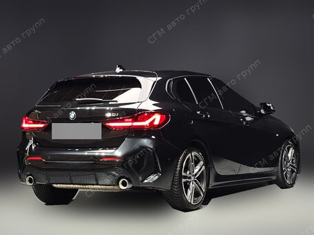 2022 BMW 1 серии 120i III (F40), чёрный, 4381237 рублей, вид 4