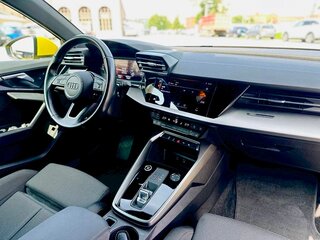 2021 Audi A3 35 TFSI IV (8Y), жёлтый, 2400000 рублей, вид 3