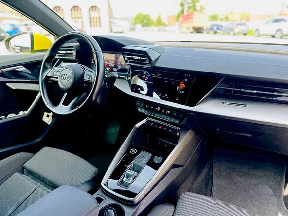 2021 Audi A3 35 TFSI IV (8Y), жёлтый - вид 2