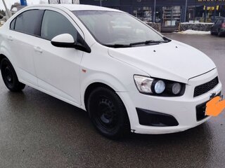 2013 Chevrolet Aveo II, белый, 499000 рублей, вид 2
