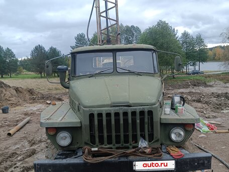 1991 Урал 4320, зелёный, 1300000 рублей, вид 5