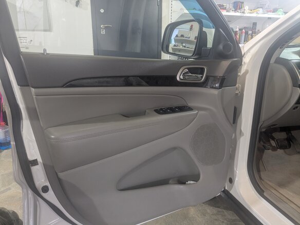 2010 Jeep Grand Cherokee IV (WK2), белый, 1520000 рублей - вид 10