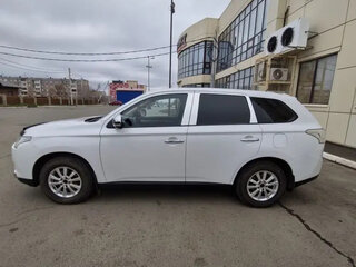 2013 Mitsubishi Outlander III, белый, 1100000 рублей, вид 4