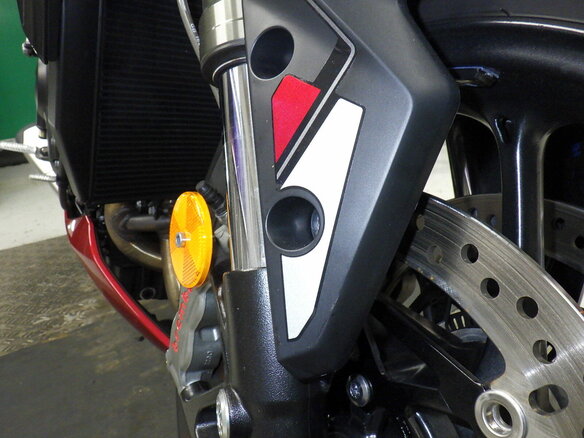 2024 Triumph Street Triple, красный, 1275000 рублей - вид 19