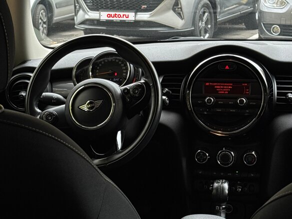 2018 Mini Hatch Cooper III (F55/F56), жёлтый, 1800000 рублей - вид 17