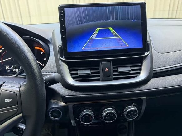2023 Toyota Yaris L X XP150 Рестайлинг, красный, 1067000 рублей - вид 12