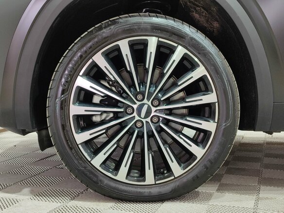2024 Geely Monjaro (Xingyue L) I Рестайлинг (China Market), чёрный, 4099000 рублей - вид 9