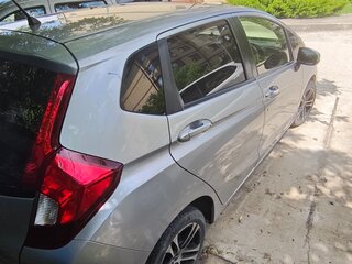 2017 Honda Fit III Рестайлинг, серебристый, 950000 рублей, вид 5