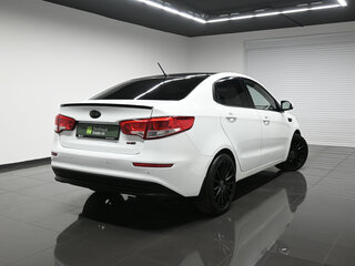 2016 Kia Rio III Рестайлинг, белый, 895000 рублей, вид 2