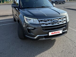 2019 Ford Explorer V Рестайлинг 2, серый, 3650000 рублей, вид 1