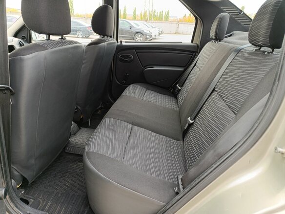 2011 Renault Logan I Рестайлинг, бежевый, 370000 рублей - вид 11