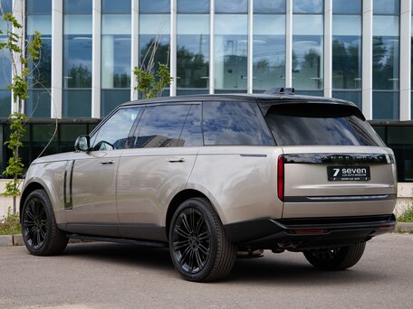 2026 Land Rover Range Rover P530 MHEV Long V, золотистый, 28700000 рублей, вид 4