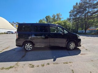 2008 Toyota Noah II (R70), чёрный, 900000 рублей, вид 4