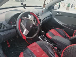 2012 Hyundai Solaris I, чёрный, 750000 рублей, вид 3