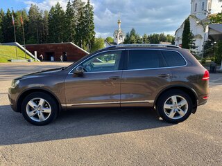 2011 Volkswagen Touareg II, коричневый, 2650000 рублей, вид 4