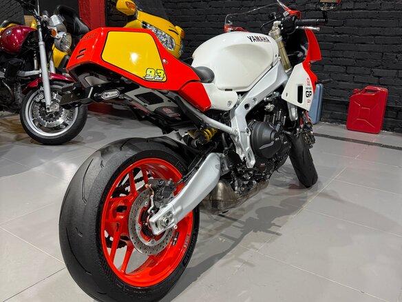 2024 Yamaha XSR900, красный, 985000 рублей - вид 13
