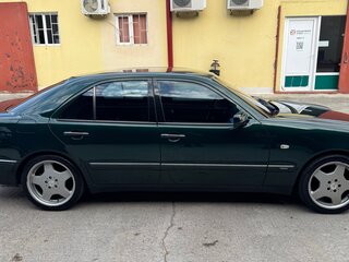 1997 Mercedes-Benz E-Класс 230 II (W210, S210), зелёный, 700000 рублей, вид 5
