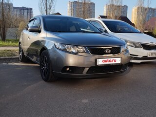 2010 Kia Cerato 4-speed II, серый, 900000 рублей, вид 3