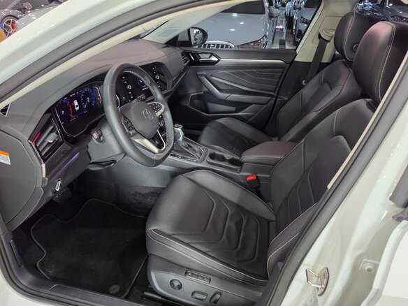 2023 Volkswagen Jetta VII Рестайлинг, белый - вид 5