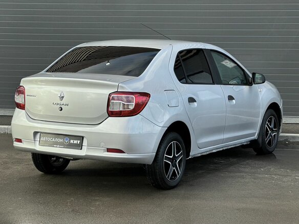 2017 Renault Logan II, серебристый, 599000 рублей - вид 3