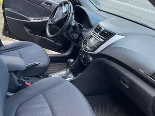 2012 Hyundai Solaris I, чёрный, 600000 рублей, вид 5