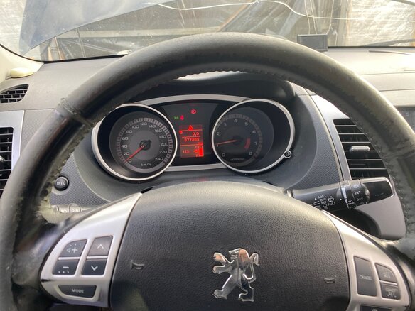 2008 Peugeot 4007, чёрный, 800000 рублей - вид 7
