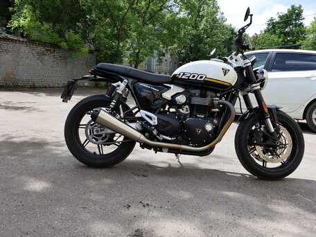 2025 Triumph Speed Twin, белый, 1350000 рублей, вид 1