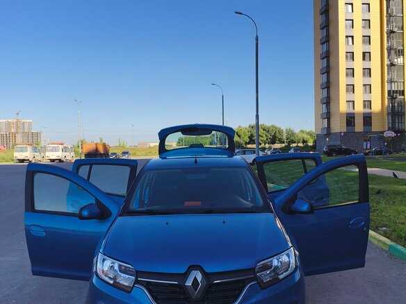 2018 Renault Sandero II Рестайлинг, синий, 840000 рублей - вид 2