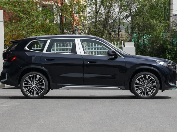 2023 BMW X1 Long 20Li sDrive III (U11/U12), чёрный, 2960000 рублей - вид 4
