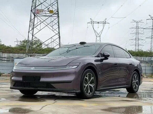 2026 Changan Qiyuan A06 28.39 kWh, фиолетовый, 2300000 рублей