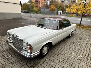 1970 Mercedes-Benz W111 280 SE, белый, 5950000 рублей, вид 1