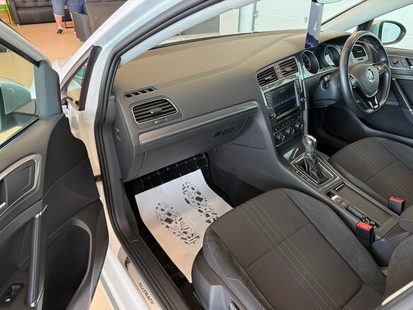 2016 Volkswagen Golf Alltrack VII, белый, 2099999 рублей - вид 12