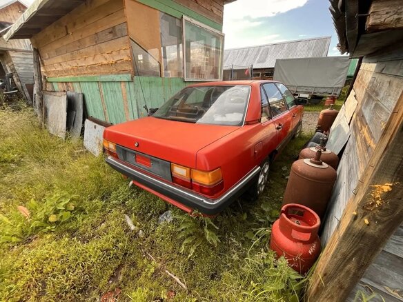 1986 Audi 100 III (C3), красный, 100000 рублей - вид 5