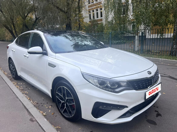 2019 Kia Optima IV Рестайлинг, белый, 1900000 рублей