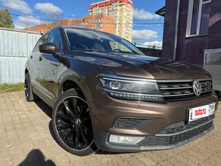 2017 Volkswagen Tiguan II, коричневый, 1790000 рублей, вид 2