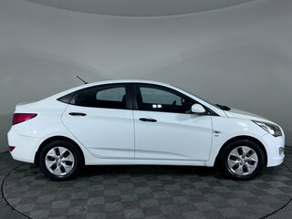 2015 Hyundai Solaris I Рестайлинг, белый, 950000 рублей, вид 4