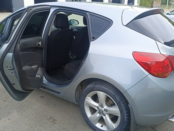 2011 Opel Astra J, серебристый, 575000 рублей - вид 19