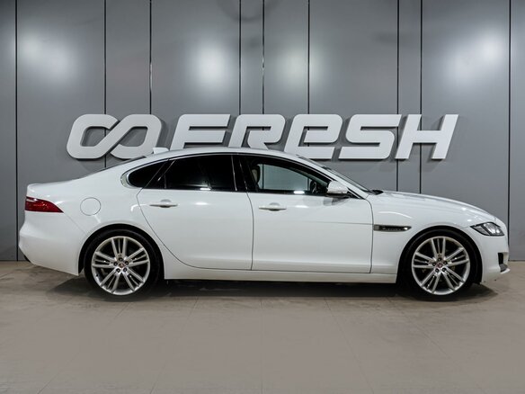 2016 Jaguar XF II, белый, 1749000 рублей - вид 4