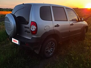 2019 Chevrolet Niva I Рестайлинг, серебристый, 730000 рублей, вид 3
