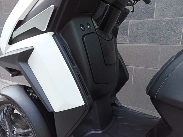 2021 Peugeot Metropolis, белый, 700000 рублей - вид 12
