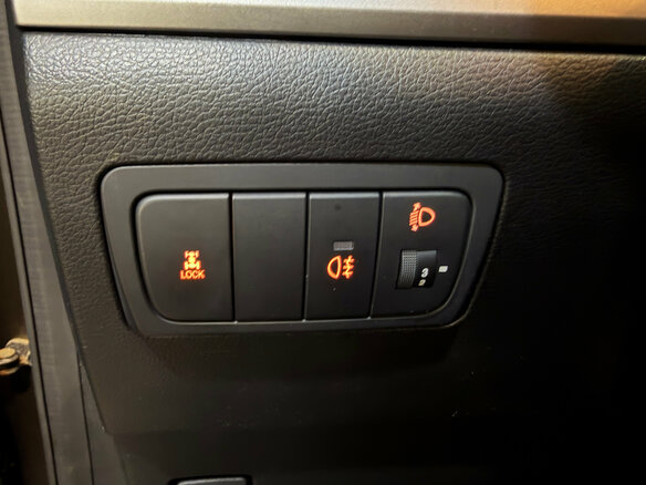 2013 SsangYong Actyon II, коричневый, 599000 рублей - вид 17