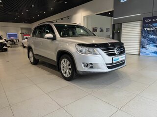 2010 Volkswagen Tiguan I, серебристый, 860000 рублей, вид 3