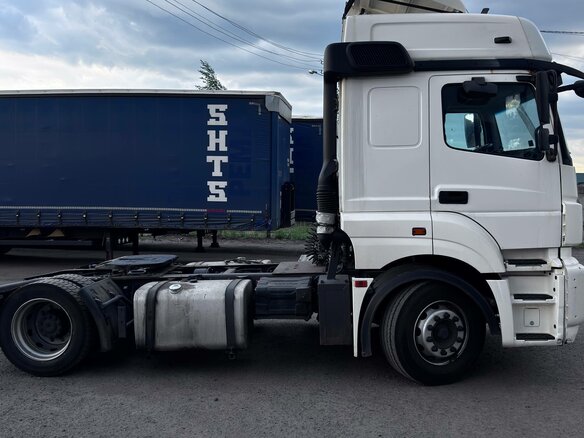 2015 КамАЗ 5490, белый, 999999 рублей - вид 3