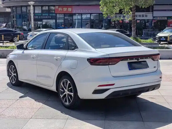 2022 Geely Emgrand II, белый, 980040 рублей - вид 5