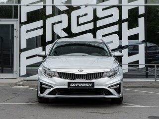 2019 Kia Optima IV Рестайлинг, серебристый, 2020000 рублей, вид 3
