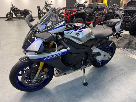 2017 Yamaha YZF-R1, серый, 1990000 рублей, вид 3