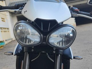 2017 Triumph Street Triple, серебристый, 699000 рублей, вид 4